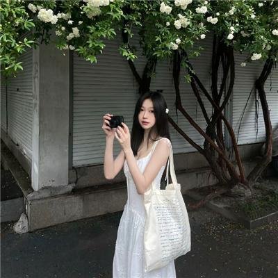 肮脏的黑袋子